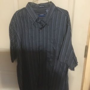 Men’s Wrinkle Free shirt size XL